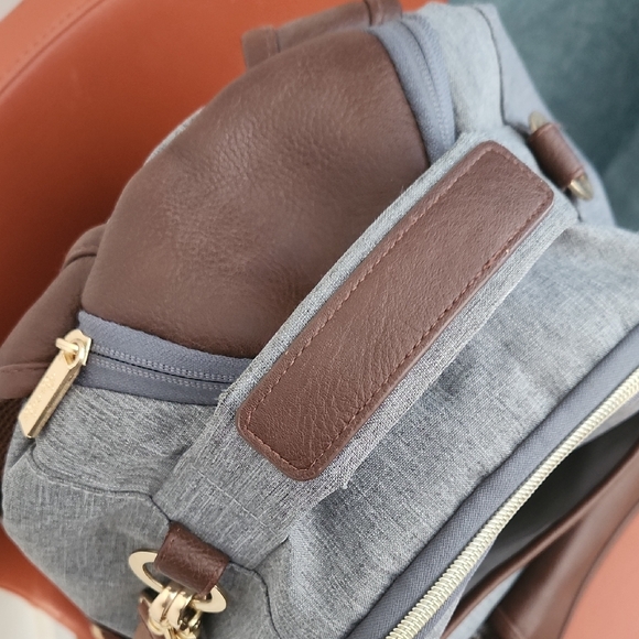 Itzy Ritzy Baby Bag/Backpack With Changing Pad - Picture 10 of 12